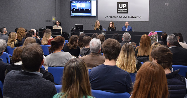 Entrega de diplomas a los mejores promedios de Abogacía