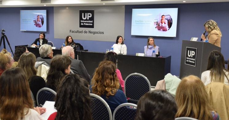 Mujeres lderes compartieron sus experiencias en la UP