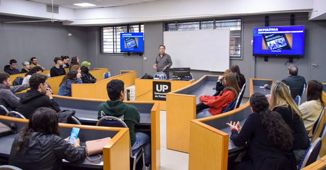 Ricardo Braginski, editor jefe del diario Clarín, brindó una clase sobre Periodismo e Inteligencia Artificial