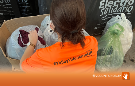Voluntarios en acción: Más de 220 prendas donadas